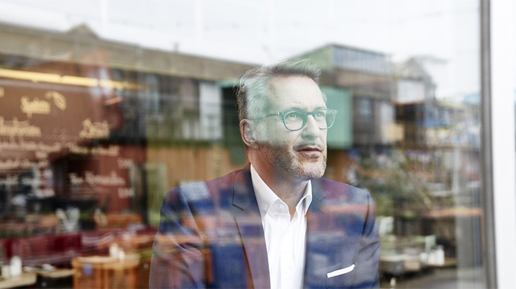 man-looking-out-window---for-Greg-Stock-article - 746x419.jpg